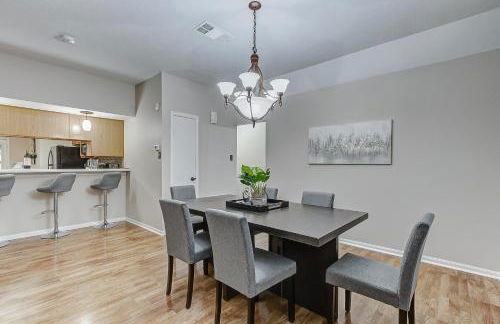 Pool & Spa! Whimsical Heart of The Woodlands - Foto 14