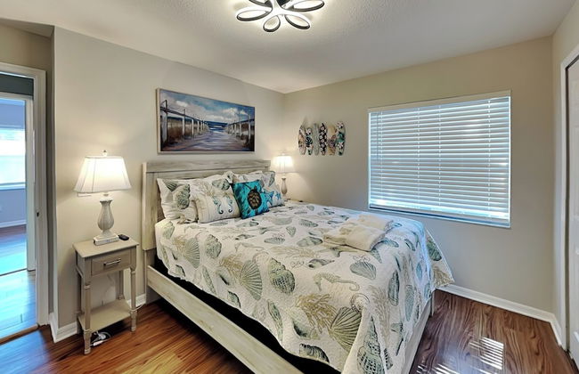 Sunny Palms Getaway - Photo 5