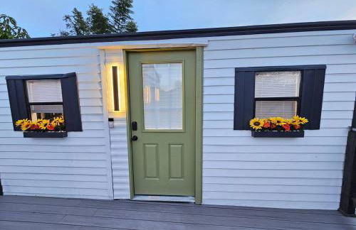 Comfy Tiny Home WP Large Private Deck Queen bed - Foto 40