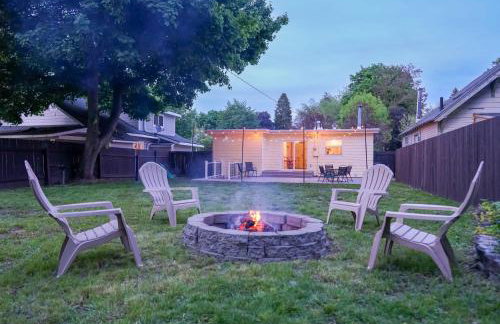 Charming Midtown Cottage Walkable & Cozy - Foto 3