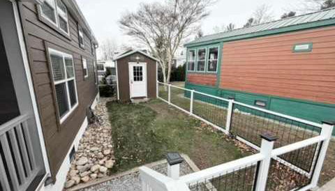 Cozy 1BR Tiny Home with Pool Access and Free Tix - Foto 5