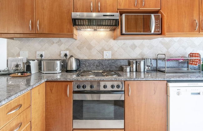 Bantry Beach Luxury Suites - Photo 22