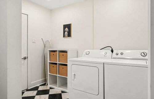 4BR for 10, Near Ark, High-Tech Kitchen, Parking! - Foto 23