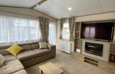 Tigers Wood - 2 bed hot tub lodge with free golf, NO BUGGY - Foto 18