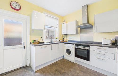 RestfullStays- 3 Bedroom, 4 Bed House FREE PARKING - Foto 13