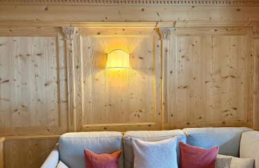 Luxury Chalet at the Foot of the Dolomites by the Castle - Photo 3