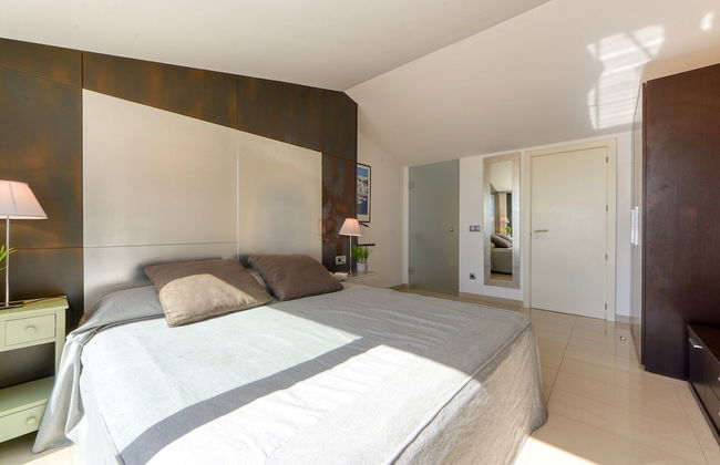 Apartment in Roses by the Beach With Pool - Photo 3