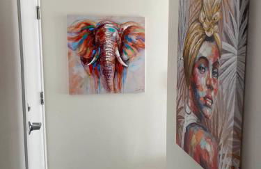 Stylish NOPA Penthouse, Remote Work Friendly - Foto 26