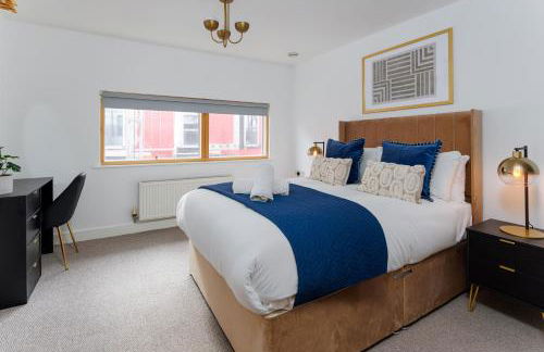 Flatzy - Prime City Apartment with Free Parking & Ping Pong Table - Foto 13