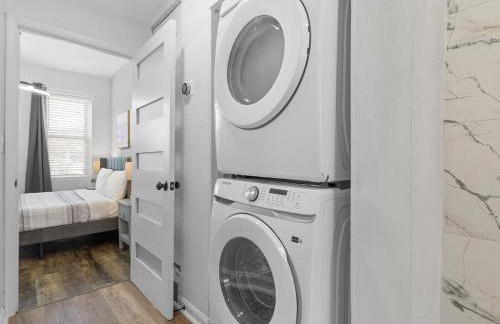 Lawrenceville Central !5 Spacious and Quiet Three Bedroom Apartment with Free Street Parking - Foto 21