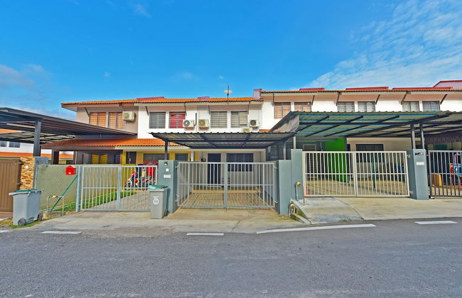 OYO 90493 JL Homestay - Foto 1