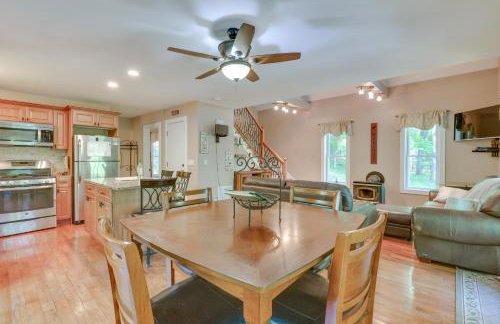 Game Room and Hot Tub Old Forge Home! - Foto 8