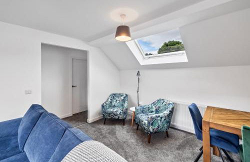 Prime Central Living 5-Bedroom 3-Bath Spacious House - Photo 12