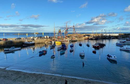 The Old Gallery - Charming Coastal Escape For Two - Photo 29