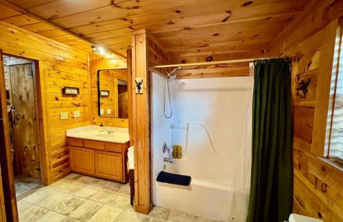 Watauga Lake Retreat Cozy family cabin Sleeps 8 - Photo 20