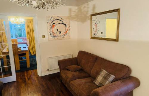 Detached 4 Bed Family Home - Foto 27