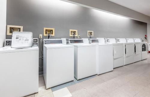 Boutique 1BR Condo - Walk to Memorial Stadium - Historic Hayward Place - Foto 31