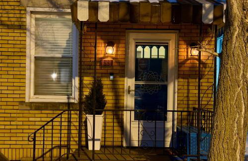 Cozy Cabin Vibe in the City - Foto 8