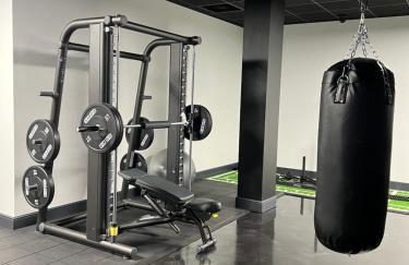 Stylish 2 bedrooms, 2 bathrooms with workspace in Milton Keynes - Photo 24