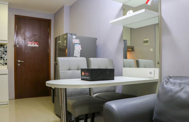 Minimalist And Warm 1Br Signature Park Grande Apartment - Photo 16