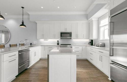 Waterfront Oasis 3 BR/4 beds~3 min walk to beach. - Foto 22