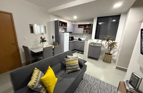 Lindo apto no térreo, prox shopping, padarias, mercados, farmácias e etc - Foto 7