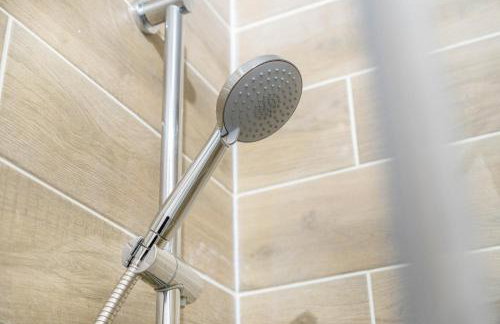 NEW! Stylish 5-Bed Apartment in Stockton-on-tees by Stay With Us, Perfect for Contractors & Large Groups, FREE Parking! - Foto 62