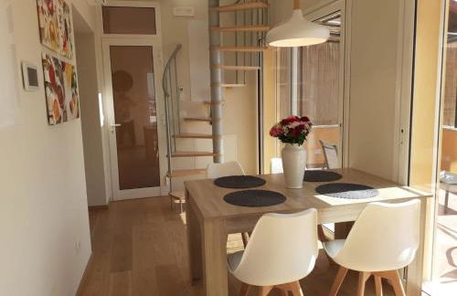 Chic Coastal Hill Escape - Photo 14