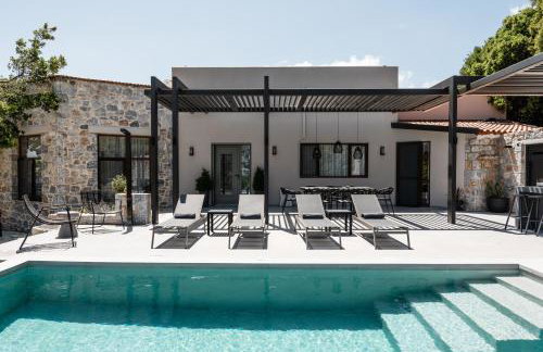 Eumelia Iconic Villa, with Heated Pool & Whirlpool, By ThinkVilla - Foto 5