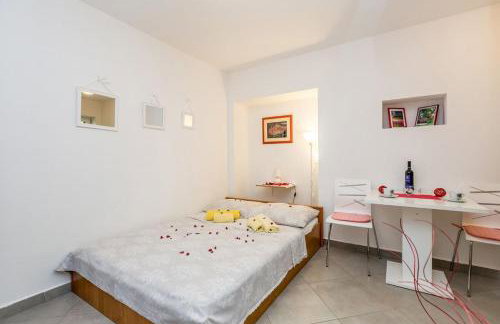Studio apartman u kući s bazenom - Foto 20