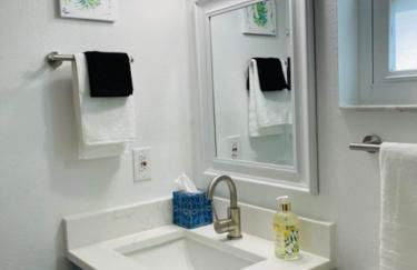 Walk Everywhere! 1-Bedroom Gem in Downtown Hub - Foto 24