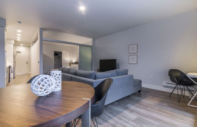 Domicile Suites at Mark on 8th - Photo 38