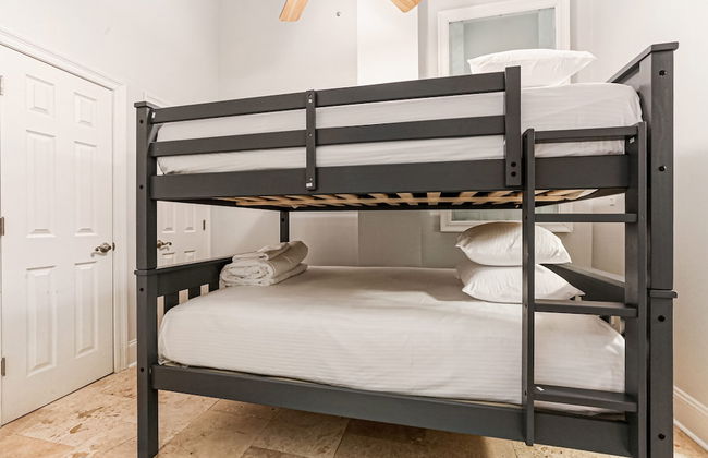 Modern 3BR Condo With Pool - Foto 2