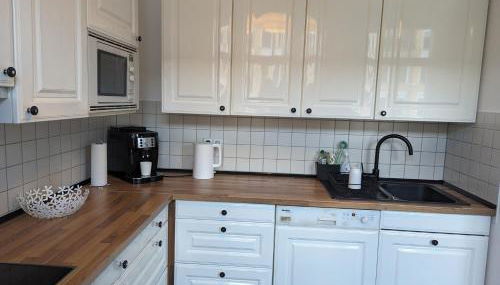 Chemnitz Saxonia HomeDeLuxe Hochwertige 50qm 2-Zimmer-Ferienwohnung mit privaten Kfz Parkplatz Stellplatz mit MWSt-Rechnung mit XXL Hülsta Bett & Etagenbett mit InternetFlatrate - Ideal für Familien, Paare, Kulturinteressierte & Geschäftsreisende! - Foto 2