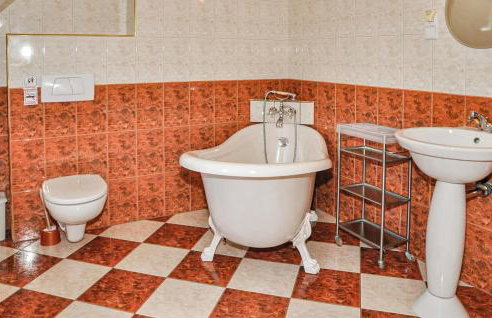 Awesome Home In Rybakowo With Wifi - Foto 28