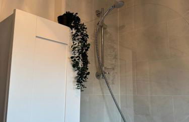 Large 3 Bed Home - Coop Live -Free parking - Foto 29