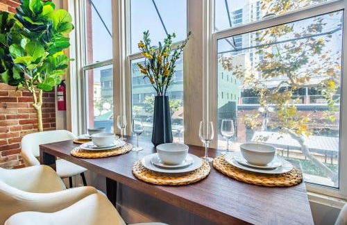 Gaslamp 2BR Upscale Queen Beds with Smart TV - Foto 20