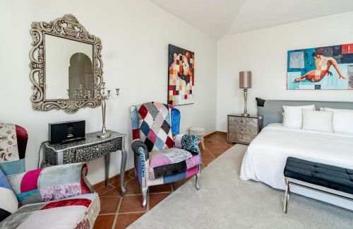 LAP- 3 bed apartment on the beach. Families only - Photo 22