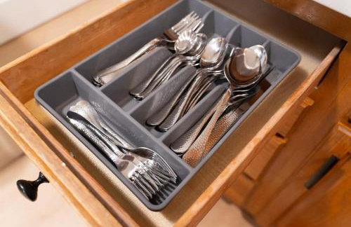 Burien's 3-BR Middle Unit Retreat with Deck BBQ - Foto 17