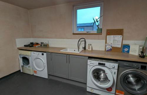 Rushmoor Retreat, Cosy with Outdoor Pizza Oven - Photo 10