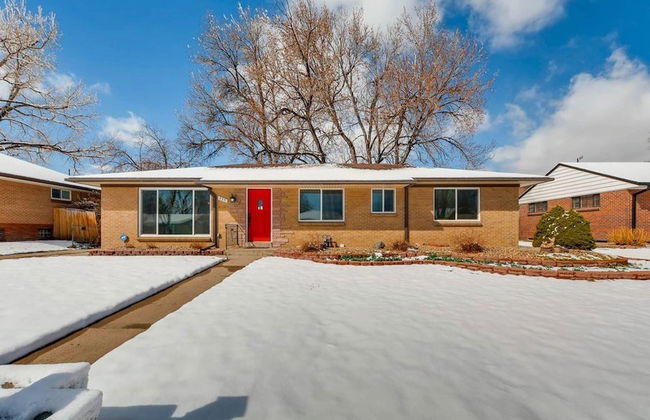 The Meadowlark Manor Spacious Backyard & Hot Tub - Photo 32