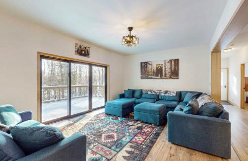 The Lake House - Photo 1