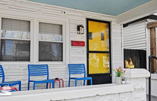 Cozy Downtown Stay w Private Backyard & Parking - Foto 51