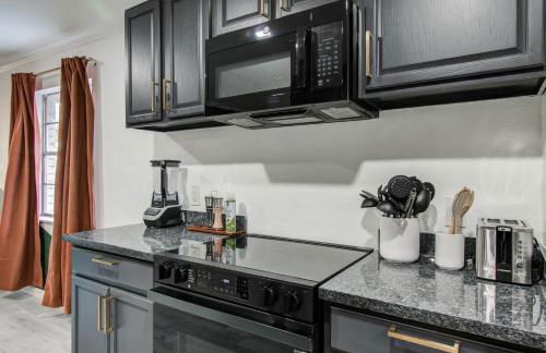 5-BD 2-BA Tranquil Retreat ft Jacuzzi & Playground - Foto 15