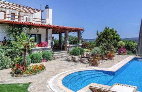 Private Pool & Garden Villa for 6 - Foto 11