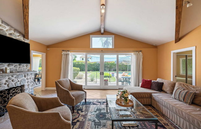 Dandelion by Avantstay Pool, 0.2mi to Downtown! - Foto 7