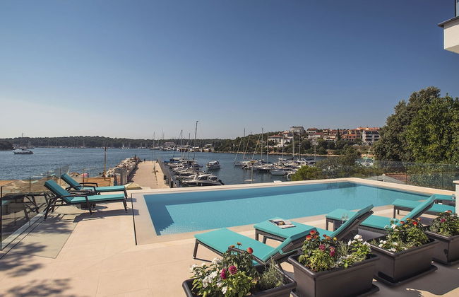 Beautiful Villa by the sea - Photo 24