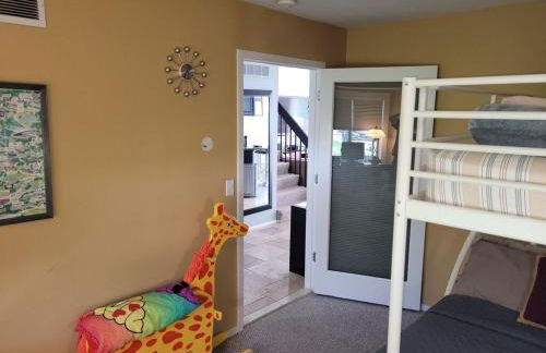 Beautifully Updated Lakefront Escape-Pets welcome! - Foto 49