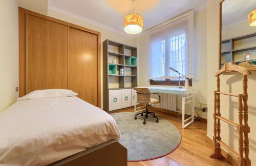 Encanto y Confort en Calle Epalza - Tu Familia en el Corazón de Bilbao - Foto 9