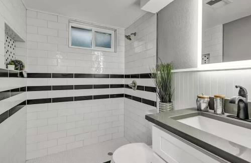 Cozy Hot Tub Escape - Pool Table & Home Theater - Foto 17